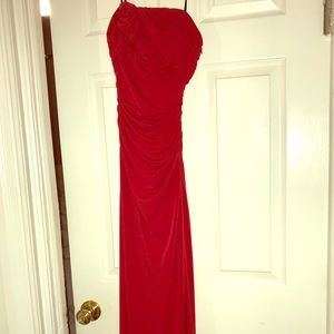 Laundry by Shelli Segal strapless gown